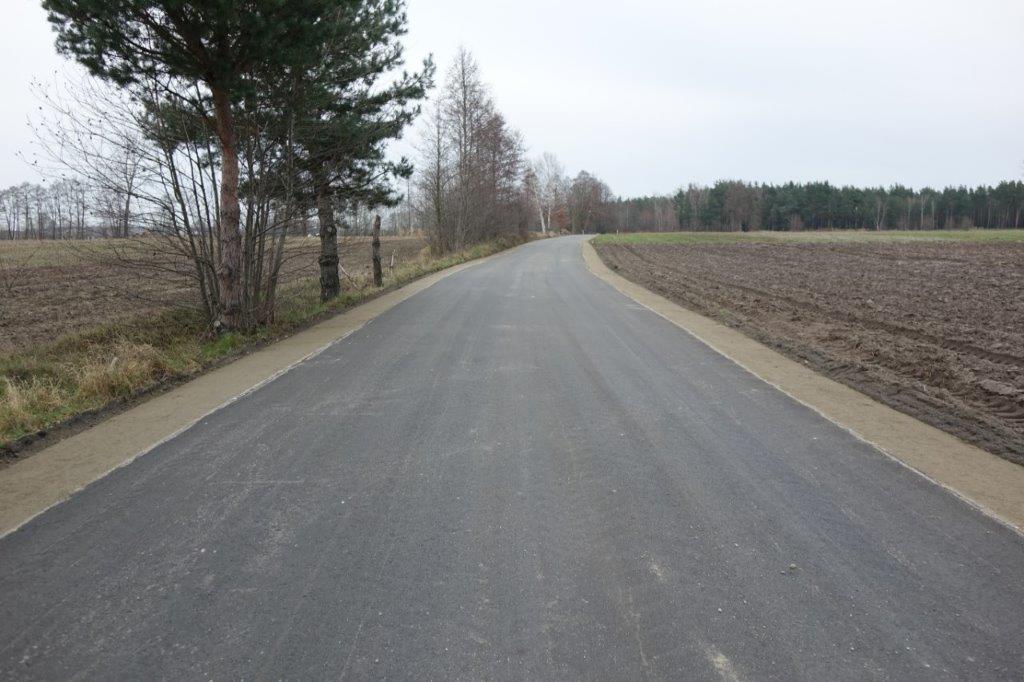Pierwsza droga asfaltowa w sołectwie Stary Borowiec - zdjęcie 1
