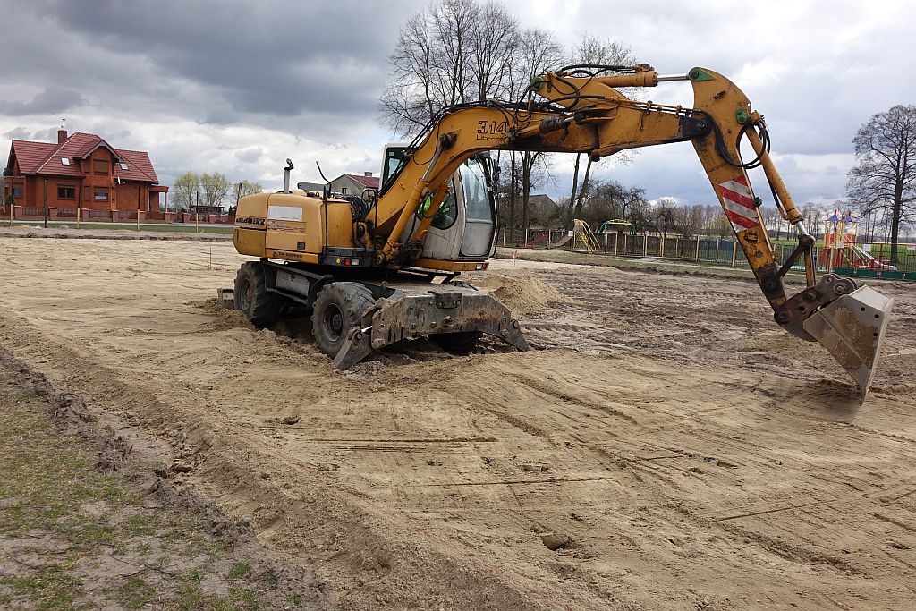 Modernizacja kompleksu sportowego w Grodźcu i przebudowa boiska w Królikowie - zdjęcia 7