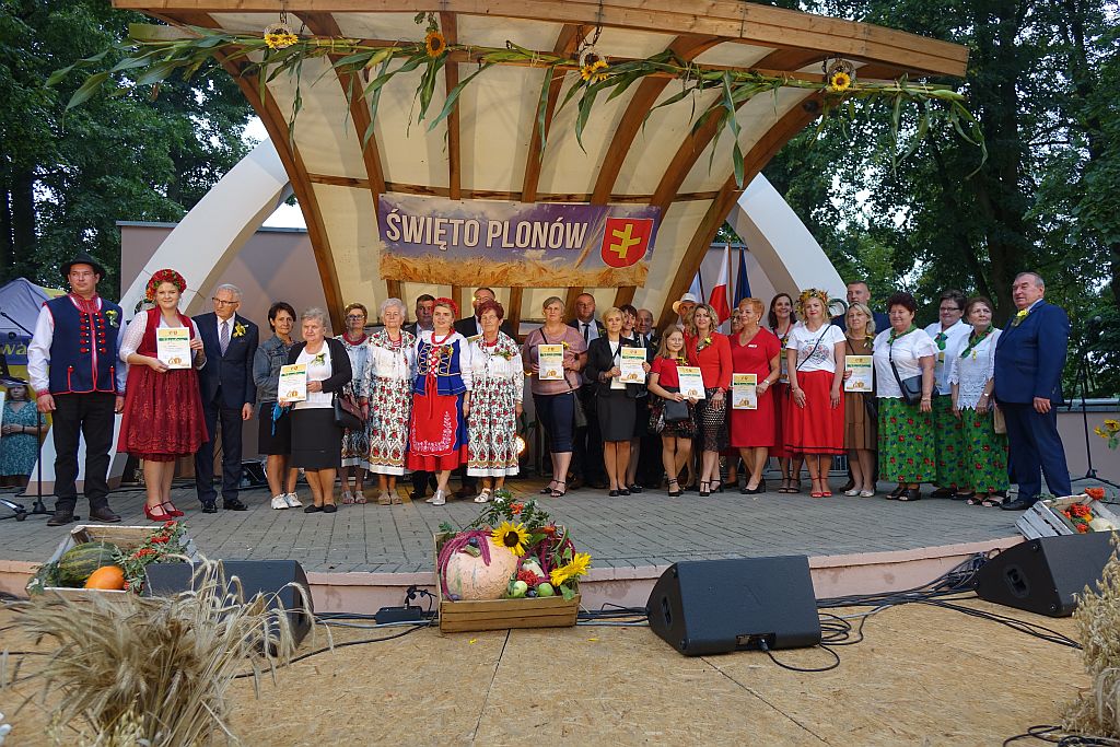 Dożynki powiatowo-gminno-parafialne w Rychwale – rolnicy dziękowali za tegoroczne plony - zdjęcie 5