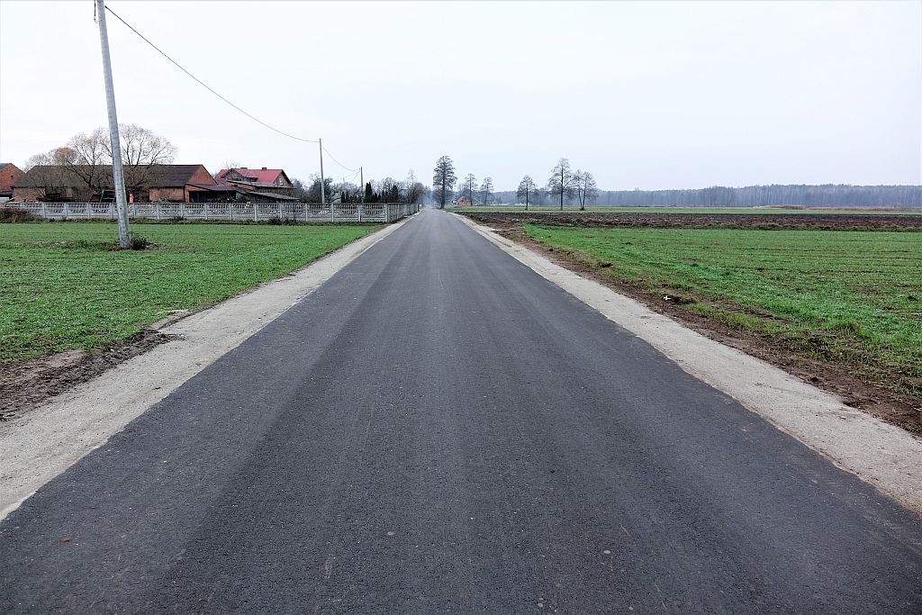 Nowa Ciświca z pierwszą, nową drogą asfaltową! - zdjęcie 4